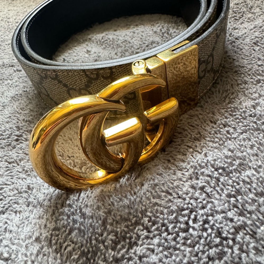 Gucci Gold and Gray Belt with Luxurious Design